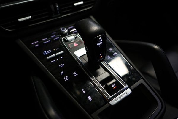 Porsche Cayenne Coupé 3.0 E-Hybrid KRIJT NAVI CAMERA TREKHAAK CARPLAY "20