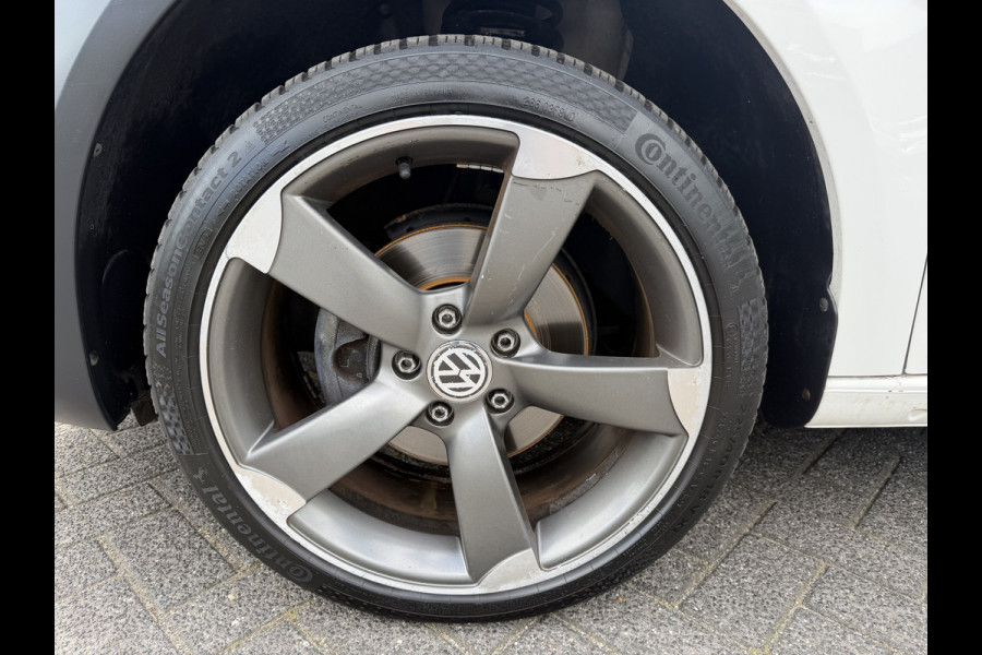 Volkswagen Caddy 2.0 TDI L1H1 Business (Trekhaak - Lichtmetalen velgen - Airco - Zijschuifdeur - Houten vloer - Lat om Lat - Ramen in achterdeur