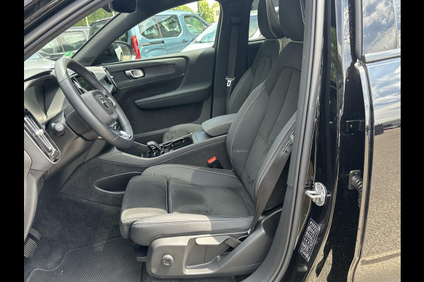 Volvo C40 Recharge Core 69 kWh SOH 91% | CLIMATE PACK | 3 FASE | ACHTERUIT RIJ CAMERA | ELEK. ACHTERKLEP | CRUISE CONTROL | PANO | 12 MND BOVAG GARANTIE | KEYLESS | DODE HOEK |