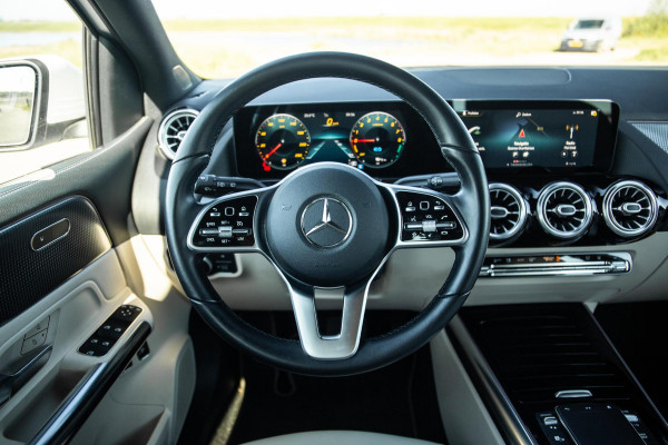 Mercedes-Benz B-Klasse 250 e Business Solution Luxury Limited CARPLAY / AMBILIGHT / STOELVERWARMING / CAMERA / DEALER ONDERHOUDEN