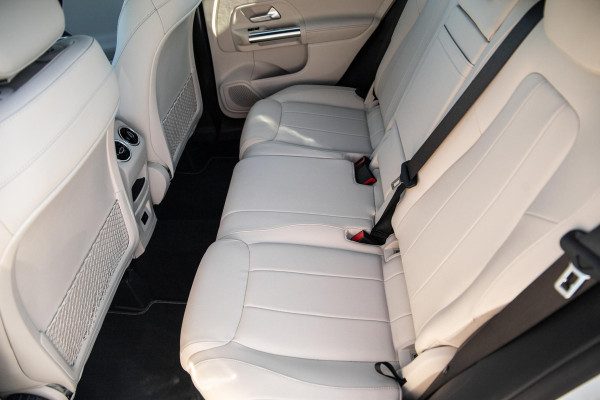 Mercedes-Benz B-Klasse 250 e Business Solution Luxury Limited CARPLAY / AMBILIGHT / STOELVERWARMING / CAMERA / DEALER ONDERHOUDEN