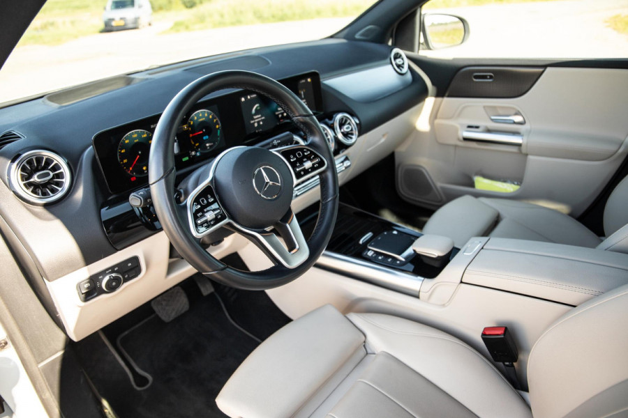 Mercedes-Benz B-Klasse 250 e Business Solution Luxury Limited CARPLAY / AMBILIGHT / STOELVERWARMING / CAMERA / DEALER ONDERHOUDEN
