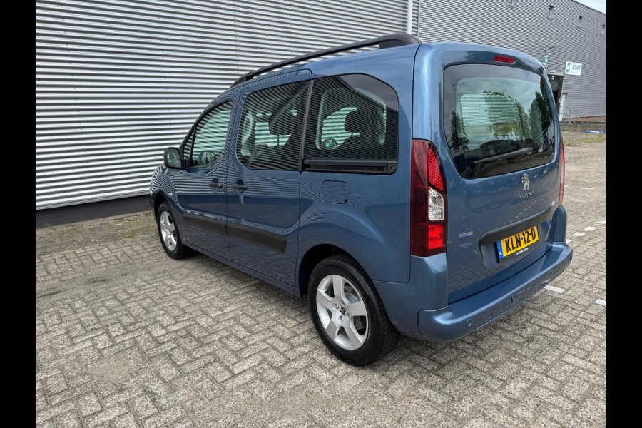 Peugeot Partner Tepee 1.2 PureTech Allure,Parkeersensoren,cruisecontrol,trekhaak,Navigatie/bluetooth,