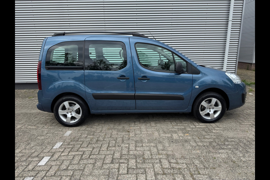 Peugeot Partner Tepee 1.2 PureTech Allure,Parkeersensoren,cruisecontrol,trekhaak,Navigatie/bluetooth,