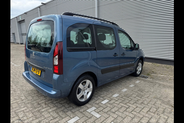 Peugeot Partner Tepee 1.2 PureTech Allure,Parkeersensoren,cruisecontrol,trekhaak,Navigatie/bluetooth,