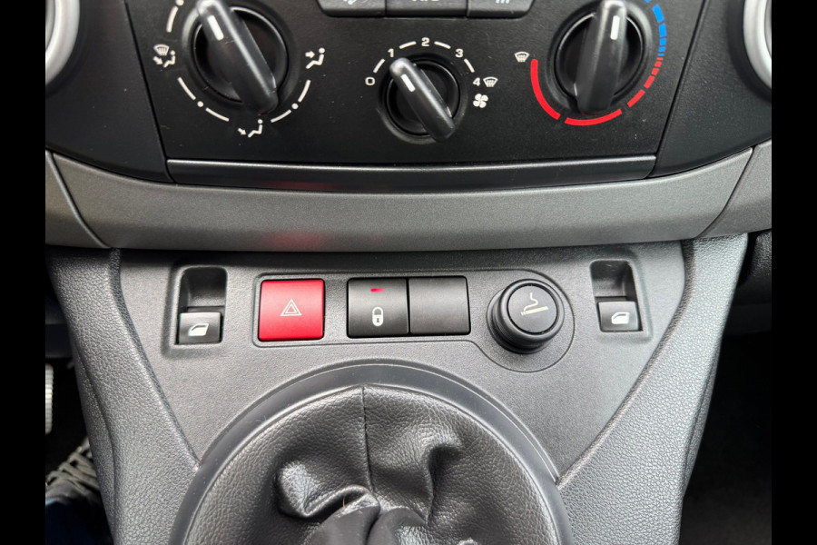 Peugeot Partner Tepee 1.2 PureTech Allure,Parkeersensoren,cruisecontrol,trekhaak,Navigatie/bluetooth,