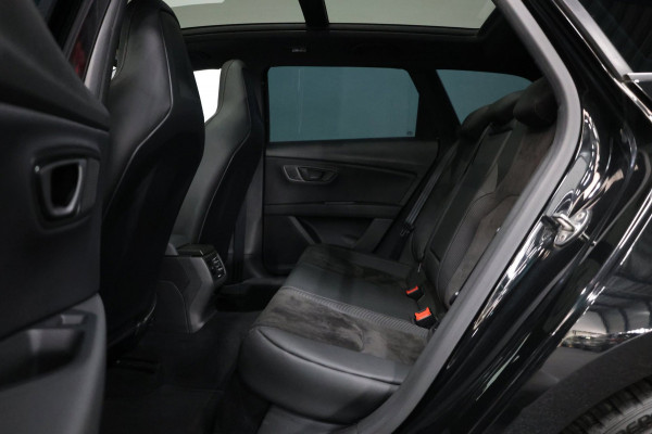 Seat Leon ST 2.0 TSI 4DRIVE CUPRA R 300+PK LED/CARBON/VIRTUAL/SFEER/PANO/ALCANTARA+S.VERWARMING/19" LMV/CAM/ACC/12 MND GARANTIE!