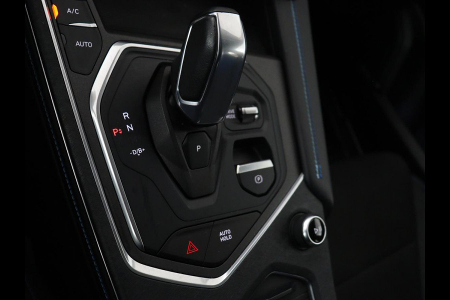 Lynk & Co 01 1.5 SOH 90.1 | Panoramadak | Trekhaak | Infinity by harman | Adaptive cruise | Full LED | Carplay | Camera | Sfeerverlichting | Dodehoek detectie |