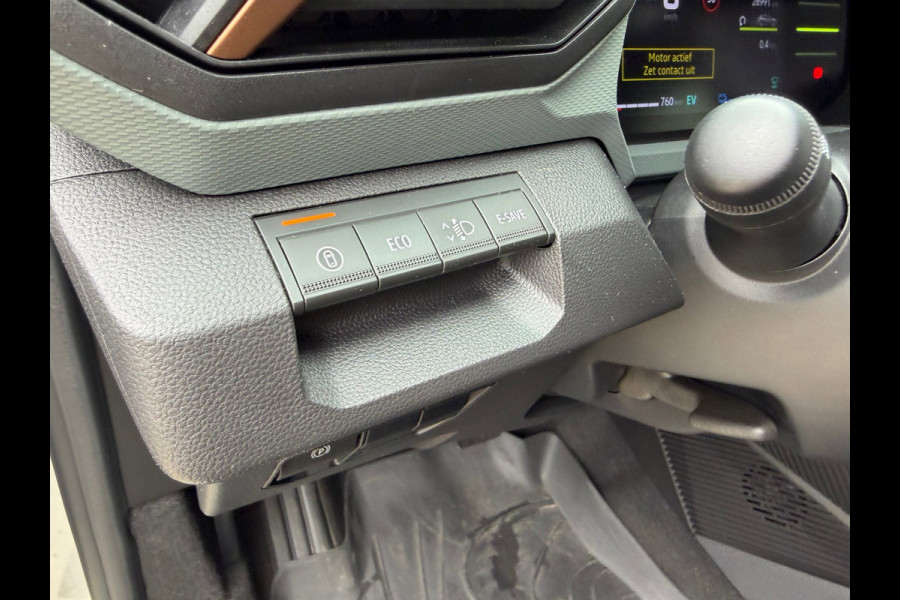 Dacia Duster 1.6 Hybrid 140 Extreme CarPlay / Camera / P-sensoren V&A / LM 18''