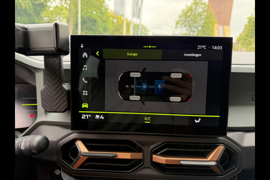 Dacia Duster 1.6 Hybrid 140 Extreme CarPlay / Camera / P-sensoren V&A / LM 18''