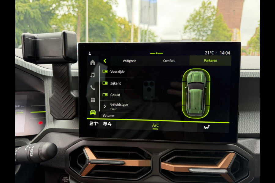 Dacia Duster 1.6 Hybrid 140 Extreme CarPlay / Camera / P-sensoren V&A / LM 18''
