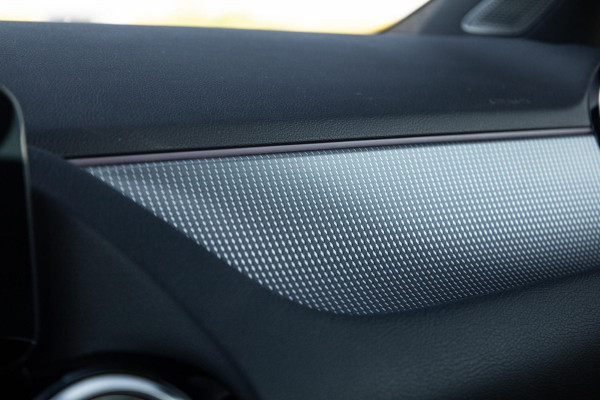 Mercedes-Benz B-Klasse 250 e Business Solution Luxury Limited CARPLAY / AMBILIGHT / STOELVERWARMING / CAMERA / DEALER ONDERHOUDEN