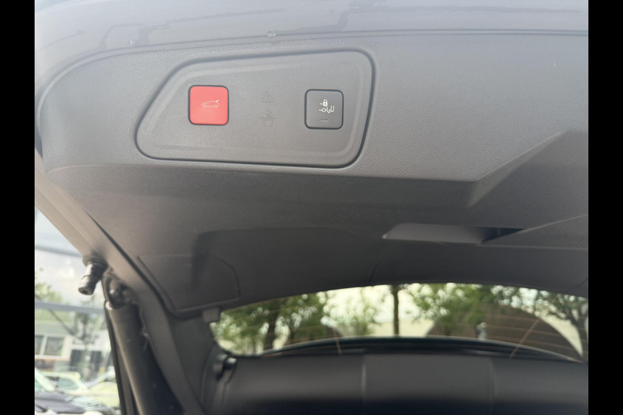 Peugeot 3008 1.6 HYbrid 225 GT Pack Business VAN € 25.900,- VOOR € 23.440,- | UW WK-VOORDEEL: € 2.460,- | ORIGINEEL NL AUTO | ELEKTRISCHE ACHTERKLEP | STOELVERWARMING | KEYLESS START & GO | CAMERA | DODEHOEKDETECTIE | PEUGEOT DEALER ONDERHOUDEN