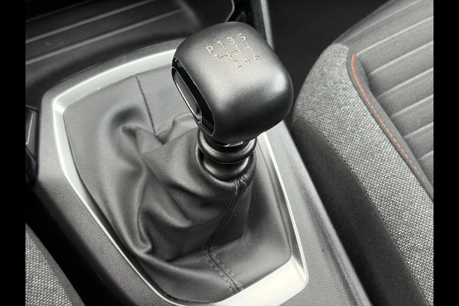 Peugeot 2008 1.2 PureTech Active 1e Eigenaar,D-riem vv in 2026,Carplay,Navi,Clima,Cruise,6 Bak,N.A.P,102Pk,Pdc,Rijstrooksensor,Dealer Onderhouden,Apk tot 03-2027