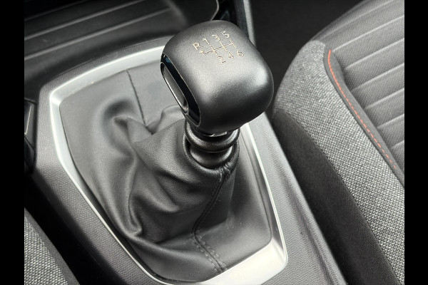 Peugeot 2008 1.2 PureTech Active 1e Eigenaar,D-riem vv in 2026,Carplay,Navi,Clima,Cruise,6 Bak,N.A.P,102Pk,Pdc,Rijstrooksensor,Dealer Onderhouden,Apk tot 03-2027