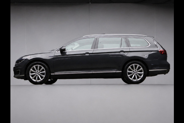 Volkswagen Passat Variant 1.4 TSI GTE Highline Sport (SCHUIFDAK,APPLE CARPLAY,LED,CAMERA,STOELVERWARMING,CLIMATE,CRUISE,LM VELGEN