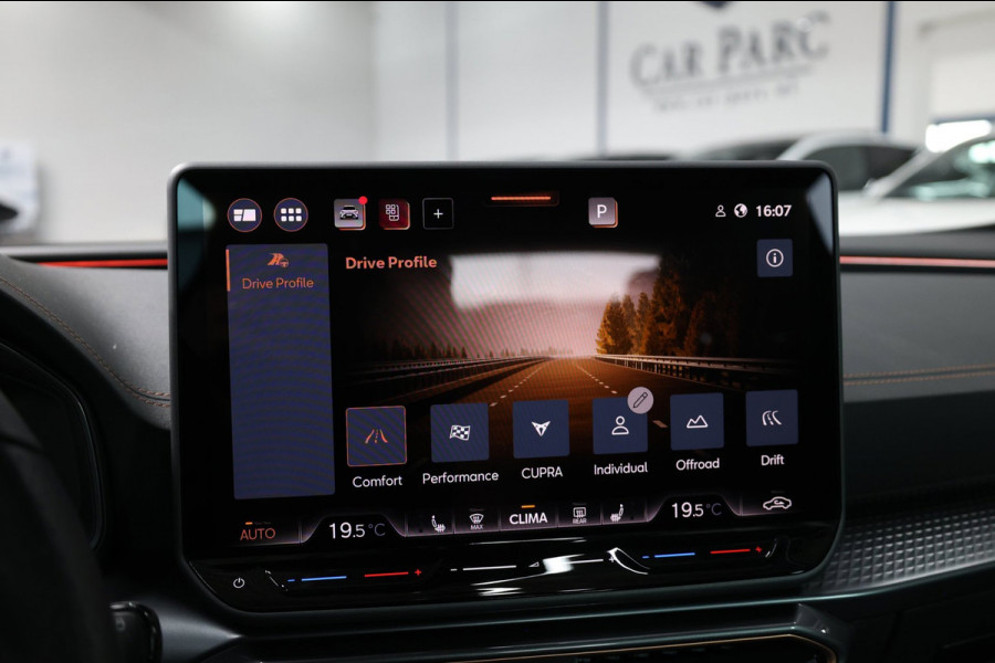 CUPRA Formentor 2.0 TSI VZ 4DRIVE 333+PK LED/VIRTUAL/SFEER/SENNHEISER/PANO/KUIP+S.VERWARMING/19" LMV/CAM/ACC/FABRIEKSGARANTIE!