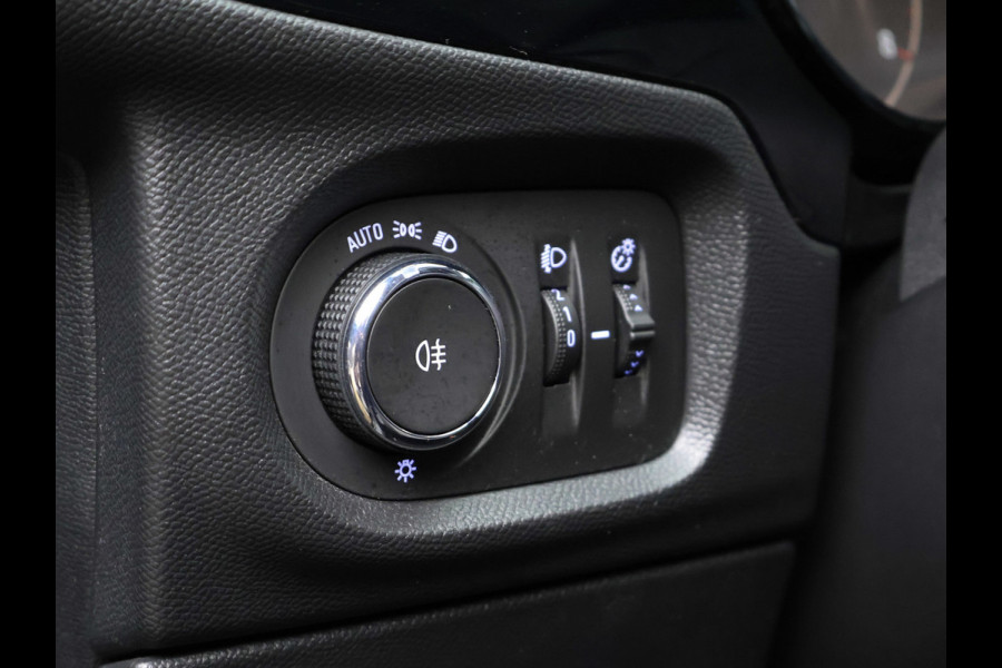 Opel Corsa 1.2 Edition Sport (APPLE CARPLAY,NAVI,LANE ASSIST,PDC,LED,CRUISE,SPORTSTOELEN,NETTE STAAT)