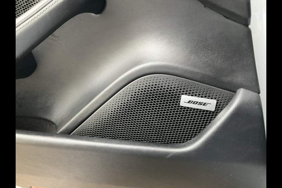 Porsche Taycan Performance 84 kWh BTW Carplay Camera 3Fase Bose Leer Led Warmtepomp