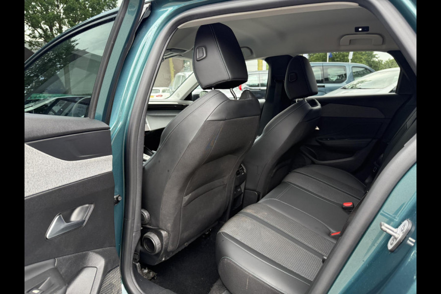 Peugeot 308 SW 1.6 Plug-in Hybrid 180 Allure PHEV | VAN: 26.900,- VOOR: 24.877,- UW WKVOORDEEL: 2.023,- | STOELVERWARMING| DEALER ONDERHOUDEN| DODE HOEK SENSOR| ACHTERUITRIJCAMERA| RIJKLAARPRIJS INCL. 12 MND BOVAG GARANTIE|