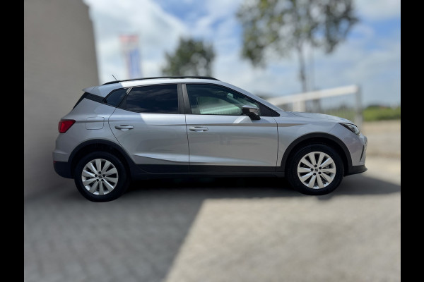 Seat Arona 1.0 TSI Style Business Connect 4-SEIZOENBAND / STOELVERWARMING / PDC / CARPLAY