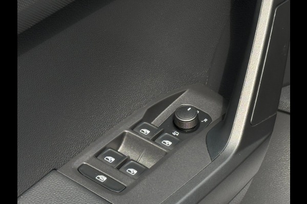 Seat Arona 1.0 TSI Style Business Connect 4-SEIZOENBAND / STOELVERWARMING / PDC / CARPLAY