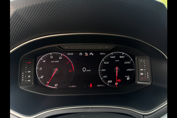 Seat Arona 1.0 TSI Style Business Connect 4-SEIZOENBAND / STOELVERWARMING / PDC / CARPLAY
