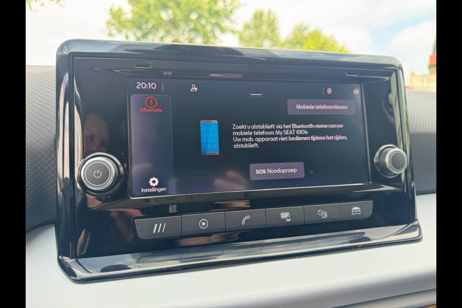 Seat Arona 1.0 TSI Style Business Connect 4-SEIZOENBAND / STOELVERWARMING / PDC / CARPLAY