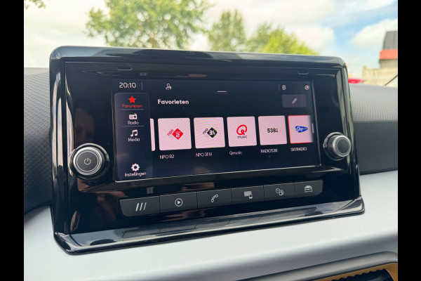 Seat Arona 1.0 TSI Style Business Connect 4-SEIZOENBAND / STOELVERWARMING / PDC / CARPLAY