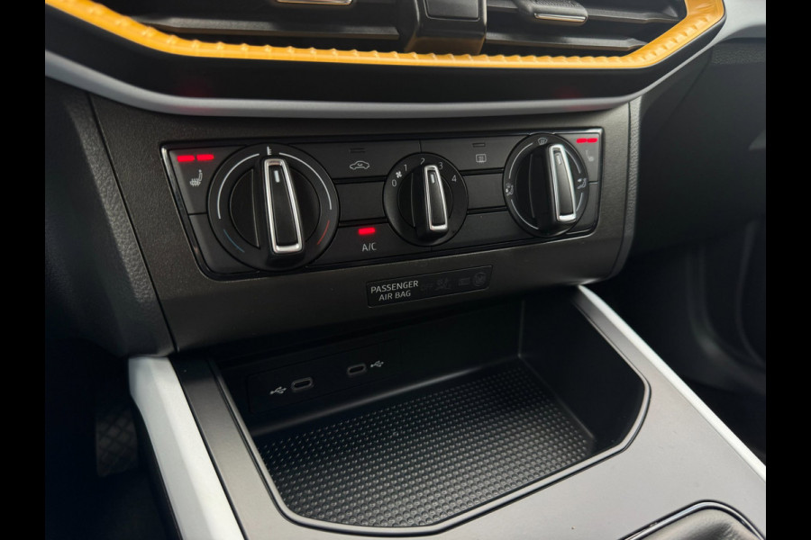 Seat Arona 1.0 TSI Style Business Connect 4-SEIZOENBAND / STOELVERWARMING / PDC / CARPLAY