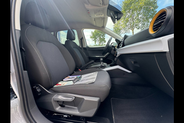 Seat Arona 1.0 TSI Style Business Connect 4-SEIZOENBAND / STOELVERWARMING / PDC / CARPLAY