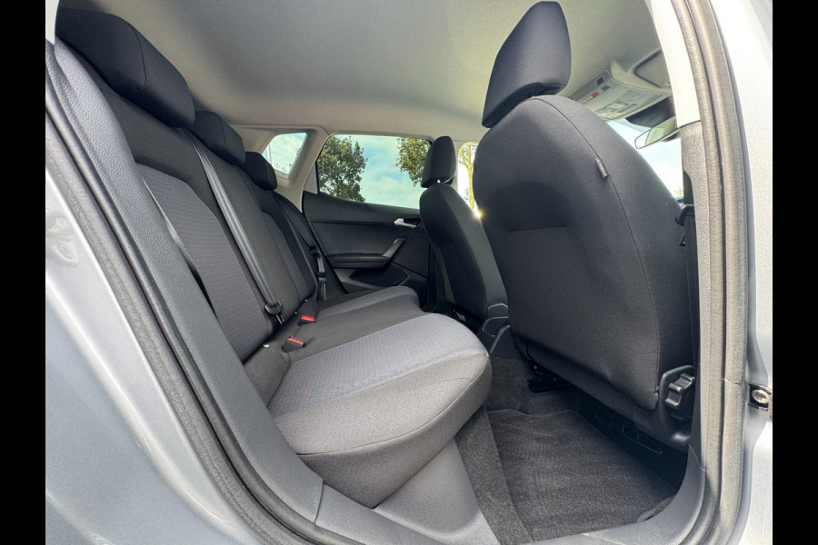 Seat Arona 1.0 TSI Style Business Connect 4-SEIZOENBAND / STOELVERWARMING / PDC / CARPLAY