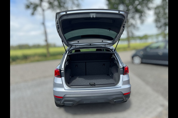 Seat Arona 1.0 TSI Style Business Connect 4-SEIZOENBAND / STOELVERWARMING / PDC / CARPLAY