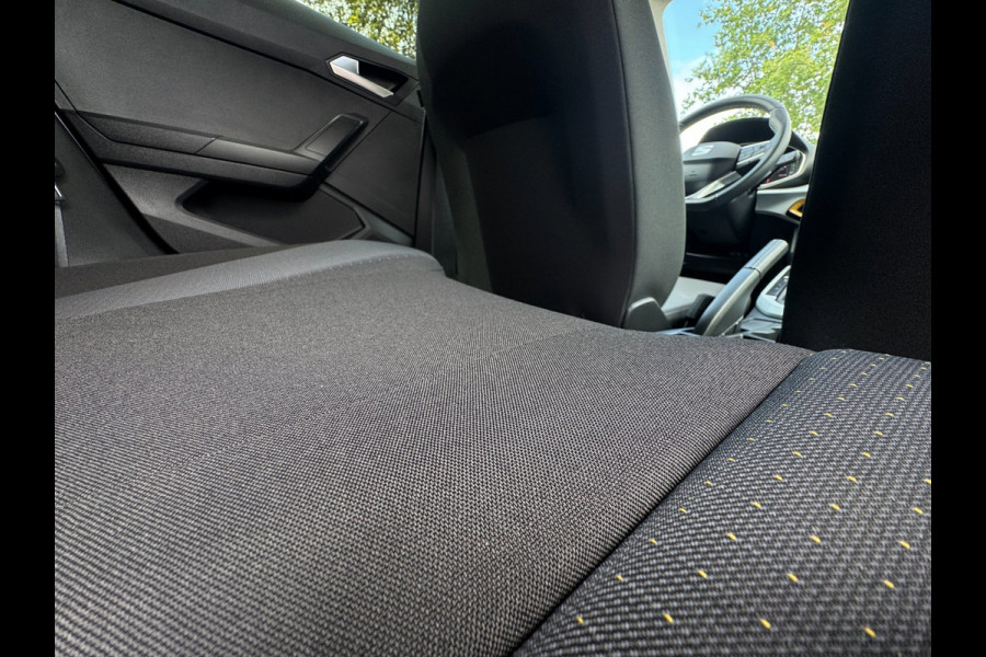Seat Arona 1.0 TSI Style Business Connect 4-SEIZOENBAND / STOELVERWARMING / PDC / CARPLAY