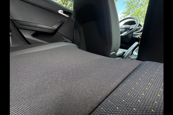 Seat Arona 1.0 TSI Style Business Connect 4-SEIZOENBAND / STOELVERWARMING / PDC / CARPLAY