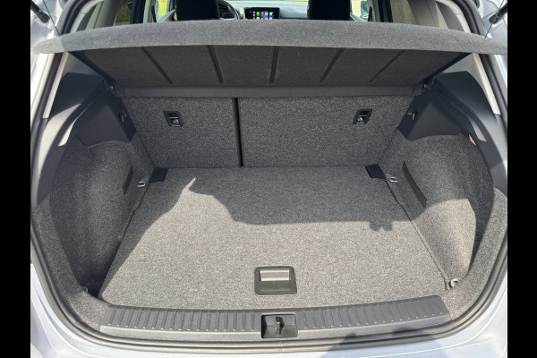 Seat Arona 1.0 TSI Style Business Connect 4-SEIZOENBAND / STOELVERWARMING / PDC / CARPLAY