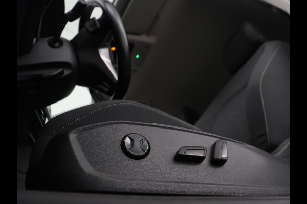 Volkswagen Golf Variant 1.0 eTSI Life | Automaat | Carplay | Memory seats | Adaptive Cruise | Parkeersensoren | Navigatie | DAB | LM | LED | Climate control