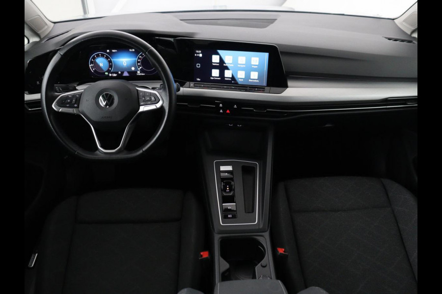 Volkswagen Golf Variant 1.0 eTSI Life | Automaat | Carplay | Memory seats | Adaptive Cruise | Parkeersensoren | Navigatie | DAB | LM | LED | Climate control
