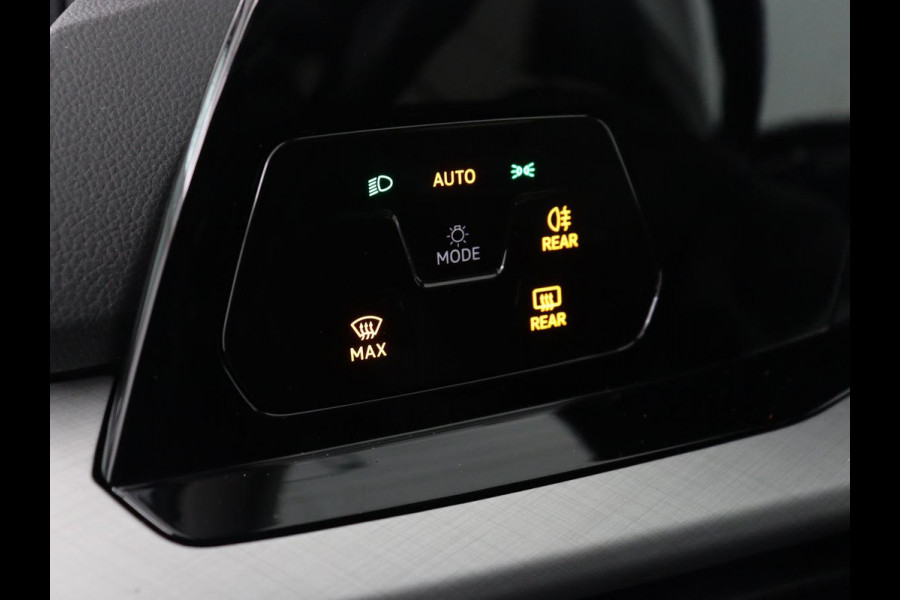 Volkswagen Golf Variant 1.0 eTSI Life | Automaat | Carplay | Memory seats | Adaptive Cruise | Parkeersensoren | Navigatie | DAB | LM | LED | Climate control
