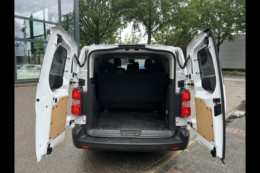 Peugeot e-Expert Standard 75 kWh SOH 97% |9 ZITPLAATSEN PRIJS INCL. BTW | ACHTERUITRIJCAMERA| FABRIEKSGARANTIE PEUGEOT| NAVIGATIE| SCHUIFDEUREN LINKS + RECHTS| CARPLAY|