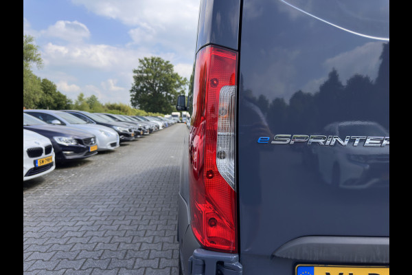 Mercedes-Benz eSprinter L2 H2 {SoH-100%} Aut. *ECC | KEYLESS | CAMERA | RADIO | HEATED-SEAT | CCS-FASTLOADER*