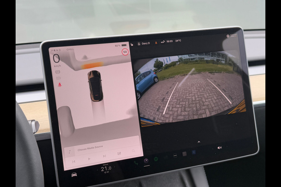 Tesla Model Y RWD 58 kWh 98% SOH LFP Autopilot Dealer Onderhouden