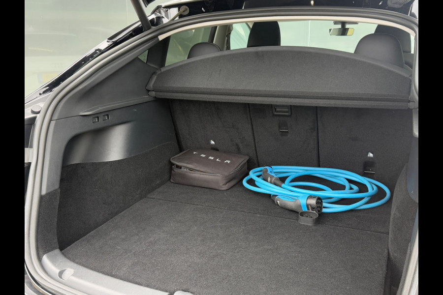 Tesla Model Y RWD 58 kWh 98% SOH LFP Autopilot Dealer Onderhouden