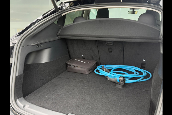 Tesla Model Y RWD 58 kWh 98% SOH LFP Autopilot Dealer Onderhouden