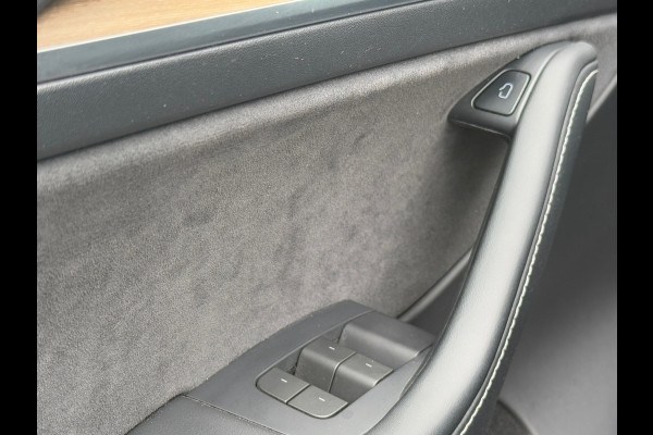 Tesla Model Y RWD 58 kWh 98% SOH LFP Autopilot Dealer Onderhouden