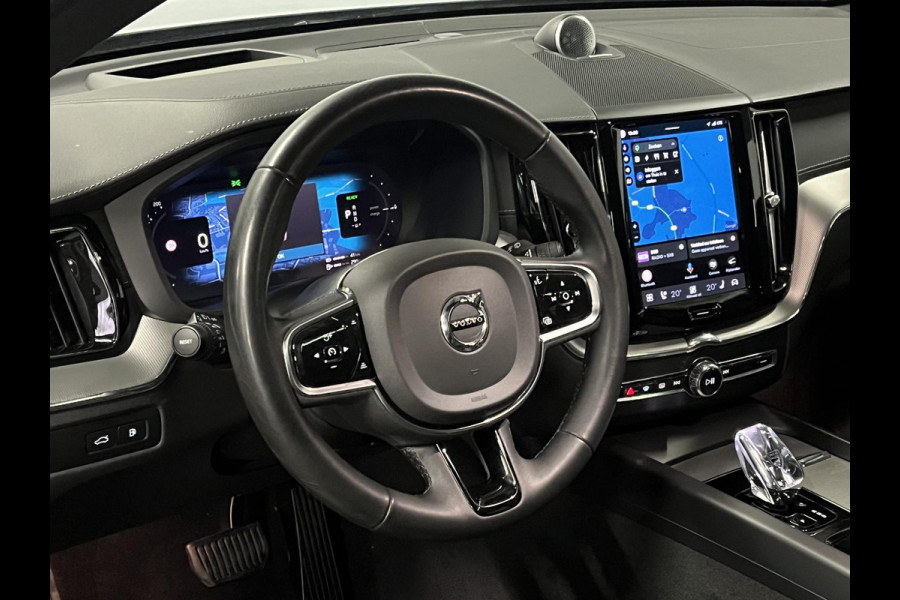 Volvo XC60 2.0 T8 Plug-in hybrid AWD Ultimate Dark *SOH 97%* Luchtvering | Trekhaak | Open dak | Bowers & Wilkins | Adapt. cruise | Stoel-/stuurverwarming | 360 camera | Head up