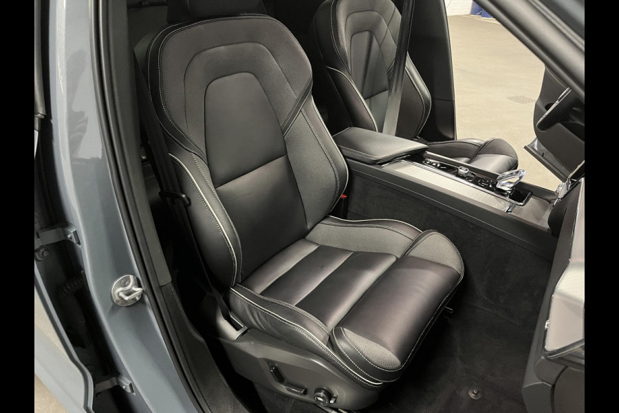 Volvo XC60 2.0 T8 Plug-in hybrid AWD Ultimate Dark *SOH 97%* Luchtvering | Trekhaak | Open dak | Bowers & Wilkins | Adapt. cruise | Stoel-/stuurverwarming | 360 camera | Head up