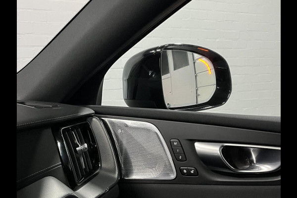 Volvo XC60 2.0 T8 Plug-in hybrid AWD Ultimate Dark *SOH 97%* Luchtvering | Trekhaak | Open dak | Bowers & Wilkins | Adapt. cruise | Stoel-/stuurverwarming | 360 camera | Head up