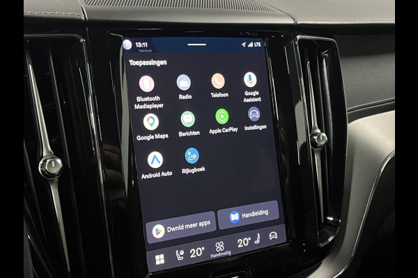 Volvo XC60 2.0 T8 Plug-in hybrid AWD Ultimate Dark *SOH 97%* Luchtvering | Trekhaak | Open dak | Bowers & Wilkins | Adapt. cruise | Stoel-/stuurverwarming | 360 camera | Head up