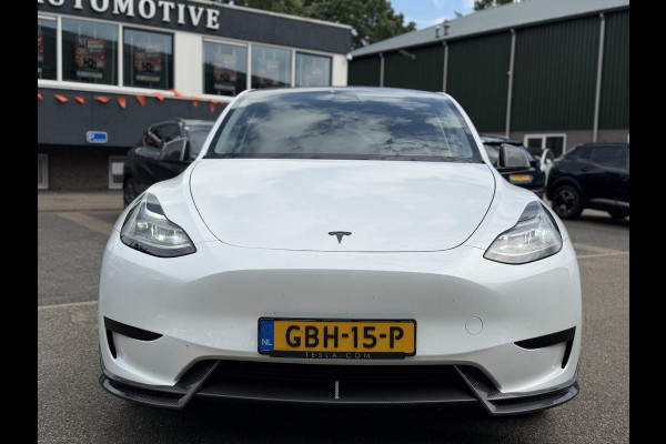 Tesla Model Y RWD 58 kWh UNIEK!| |VAN €35.900:,- VOOR: 32.877,- UW WKVOORDEEL: 3.023,- | STOEL + STUURWIELVERWARMING l CARBON PAKKET | TESLA FABRIEKSGARANTIE  9-2027 OF TOT 80.000 KM |